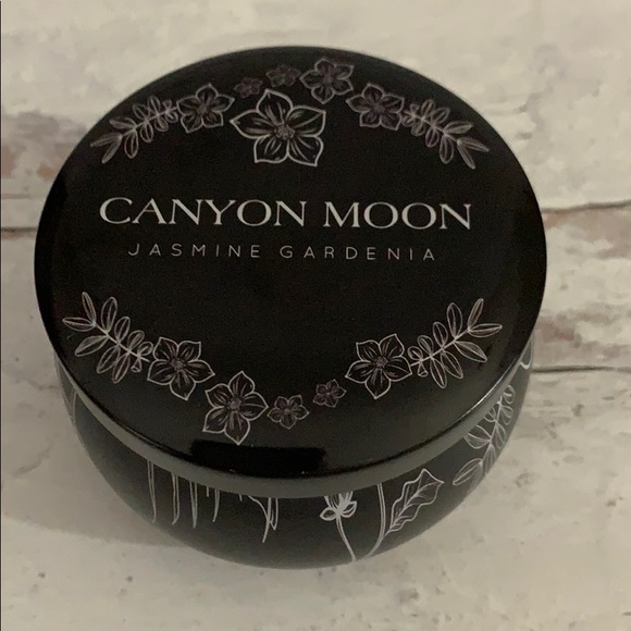 Canyon Moon Jasmine Gardenia Scented Candle - Picture 2 of 3